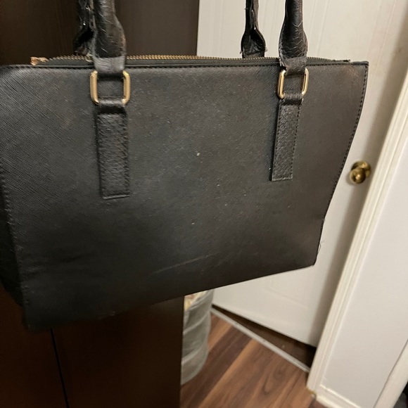 Black purse with gold - Picture 2 of 3